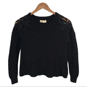 C10 Women’s Hollister HCO Trendy Crew Neck Sweater Top M